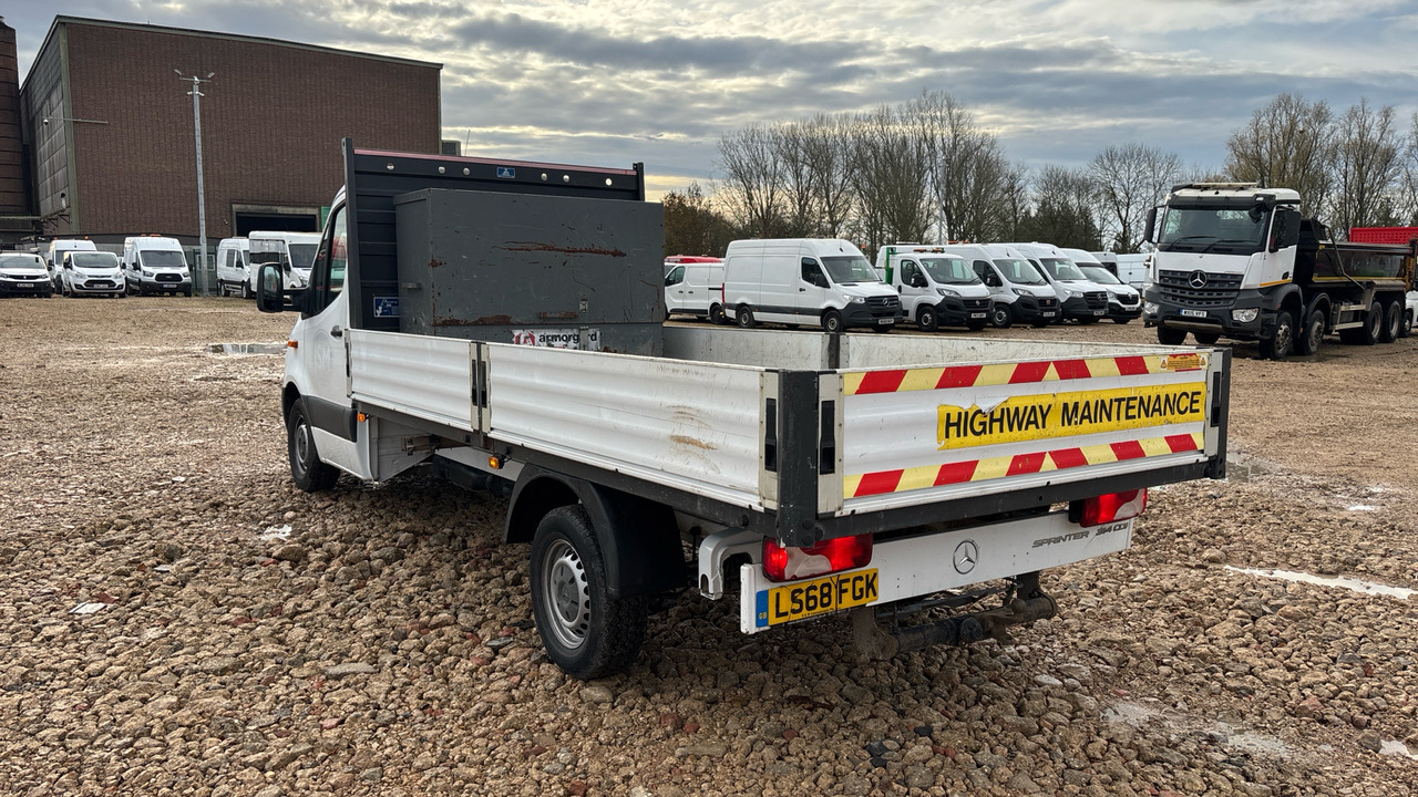 MERCEDES-BENZ SPRINTER 314 CDI - Automašīna ar kravas platformu: foto 3 MERCEDES-BENZ SPRINTER 314 CDI - Automašīna ar kravas platformu: foto 3