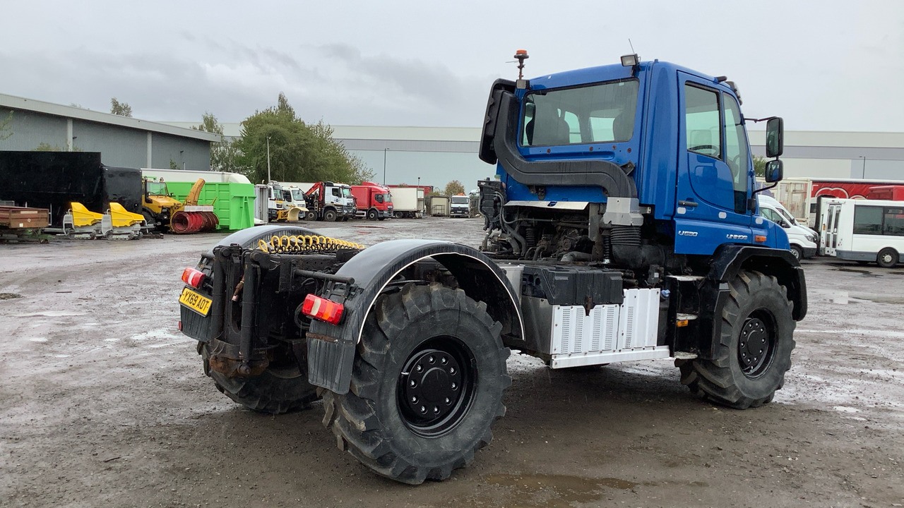 MERCEDES-BENZ UNIMOG U530 - Traktors: foto 4 MERCEDES-BENZ UNIMOG U530 - Traktors: foto 4
