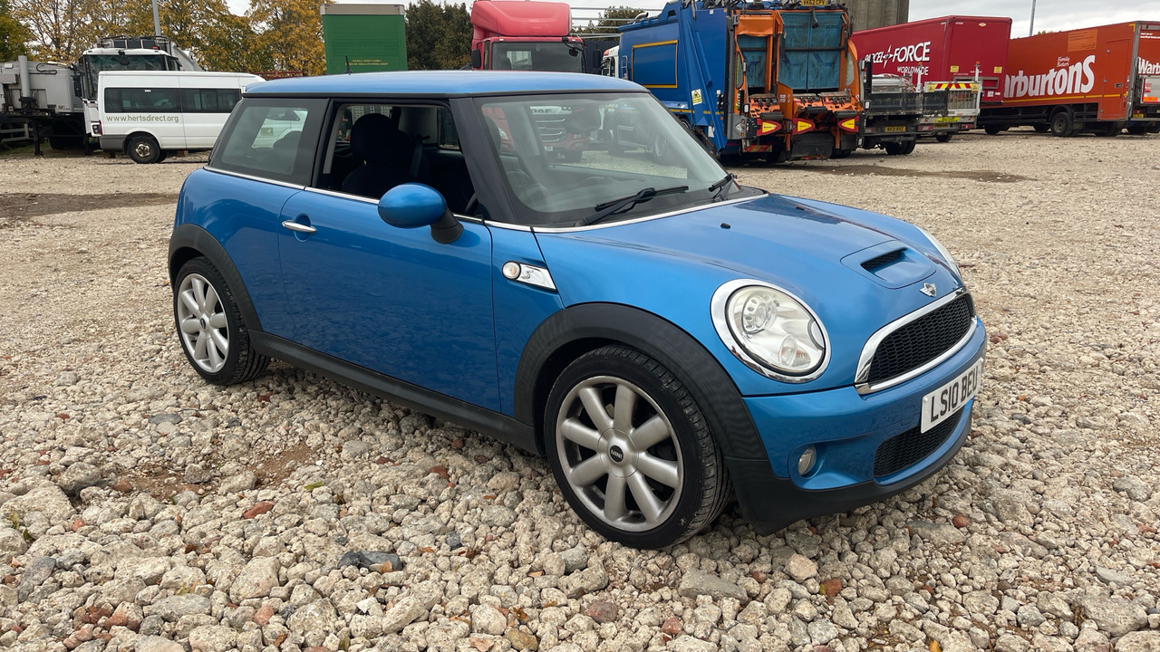 MINI COOPER S 1.6 - Hečbeks: foto 1 MINI COOPER S 1.6 - Hečbeks: foto 1
