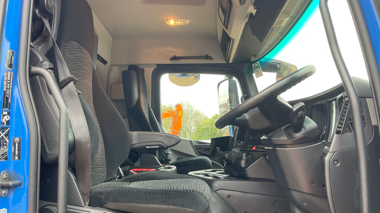 Mercedes-Benz Antos - Kravas automašīna ar tentu: foto 5 Mercedes-Benz Antos - Kravas automašīna ar tentu: foto 5