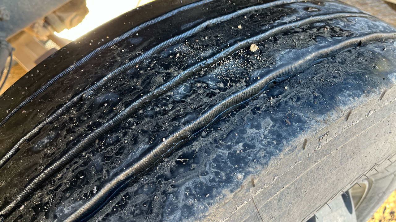 Kravas automašīna pašizgāzējs Mercedes-Benz Arocs 3240: foto 11 Kravas automašīna pašizgāzējs Mercedes-Benz Arocs 3240: foto 11