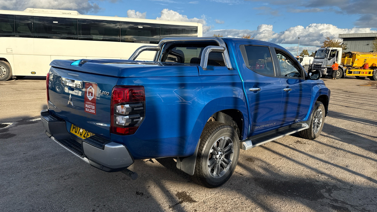 Mitsubishi L200 DI-D 2.3 Barbarian X 150PS - Pikaps, Kravas-pasažieru furgons: foto 4 Mitsubishi L200 DI-D 2.3 Barbarian X 150PS - Pikaps, Kravas-pasažieru furgons: foto 4