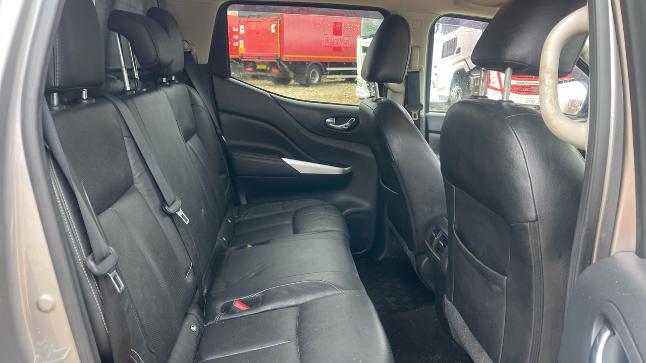 Pikaps, Kravas-pasažieru furgons Nissan Navara TEKNA 2.3 DCI 190PS: foto 17