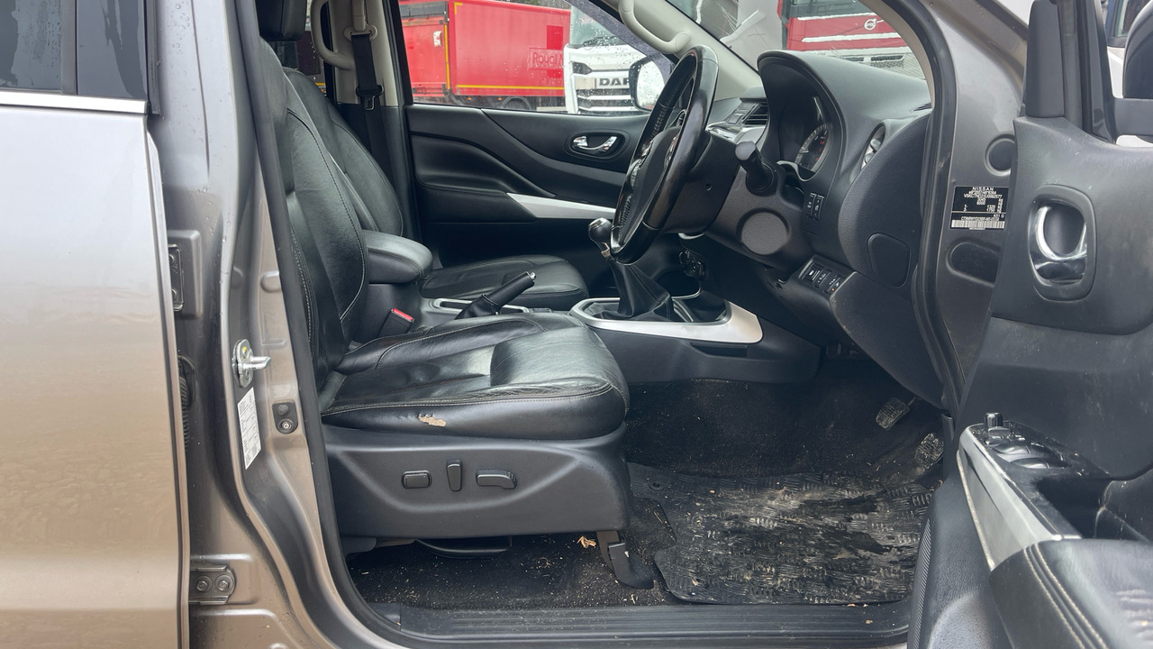 Nissan Navara TEKNA 2.3 DCI 190PS - Pikaps, Kravas-pasažieru furgons: foto 5 Nissan Navara TEKNA 2.3 DCI 190PS - Pikaps, Kravas-pasažieru furgons: foto 5