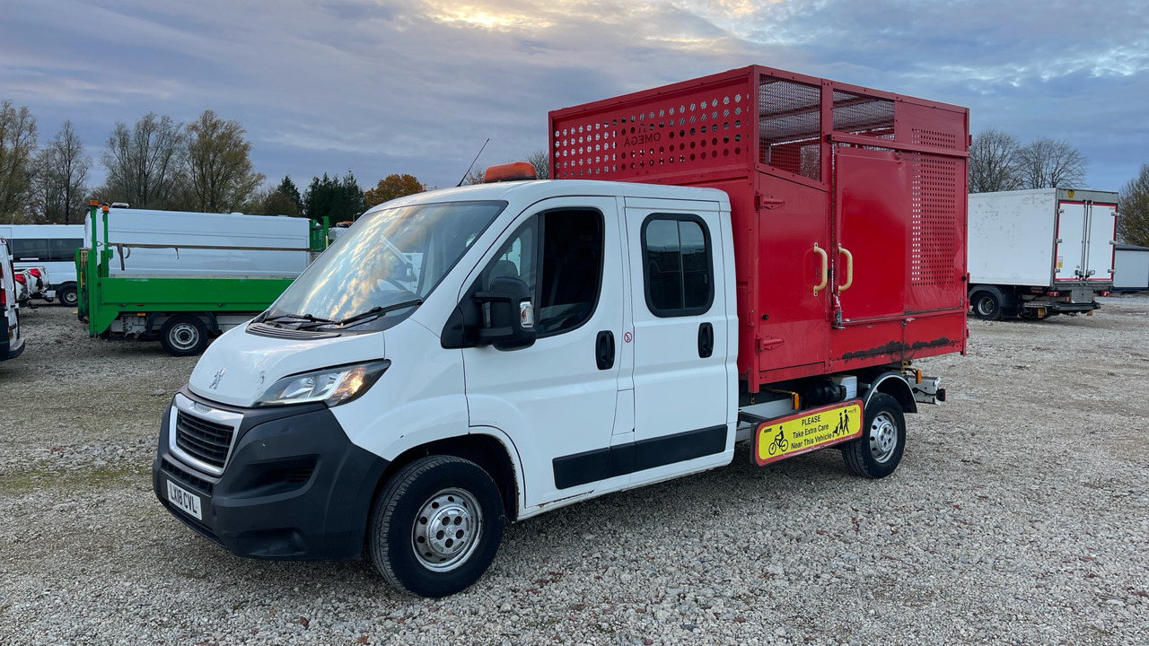 PEUGEOT BOXER 335 2.0 BLUE HDI 130PS - Komercauto pašizgāzējs: foto 2 PEUGEOT BOXER 335 2.0 BLUE HDI 130PS - Komercauto pašizgāzējs: foto 2