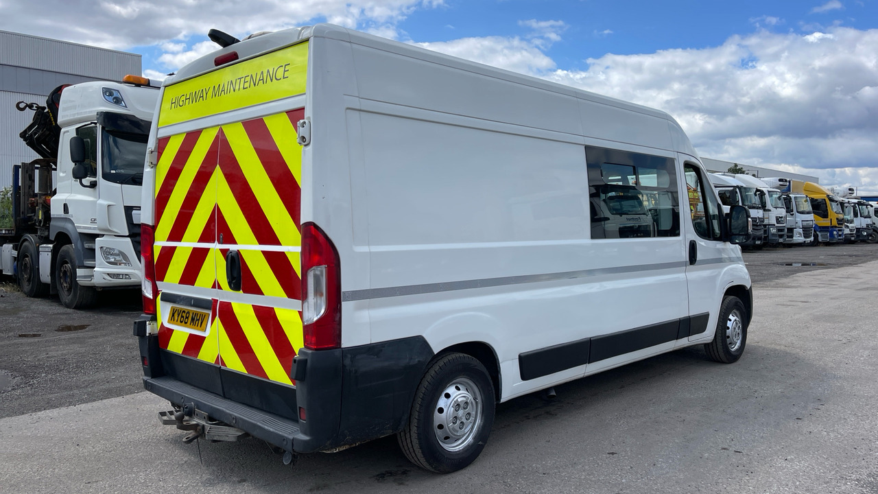 PEUGEOT BOXER 335 2.0 BLUEHDI PROFESSIONAL 130PS - Kravas-pasažieru furgons: foto 4 PEUGEOT BOXER 335 2.0 BLUEHDI PROFESSIONAL 130PS - Kravas-pasažieru furgons: foto 4