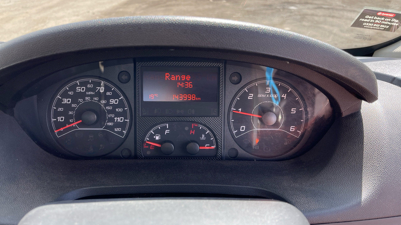 Automašīna ar kravas platformu PEUGEOT BOXER 335 2.2 BLUEHDI 140PS: foto 6