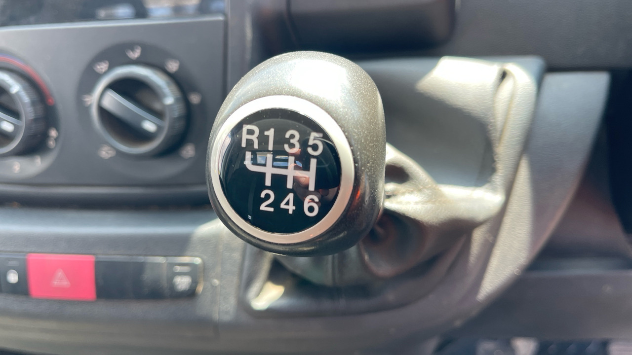 Automašīna ar kravas platformu PEUGEOT BOXER 335 2.2 BLUEHDI 140PS: foto 10