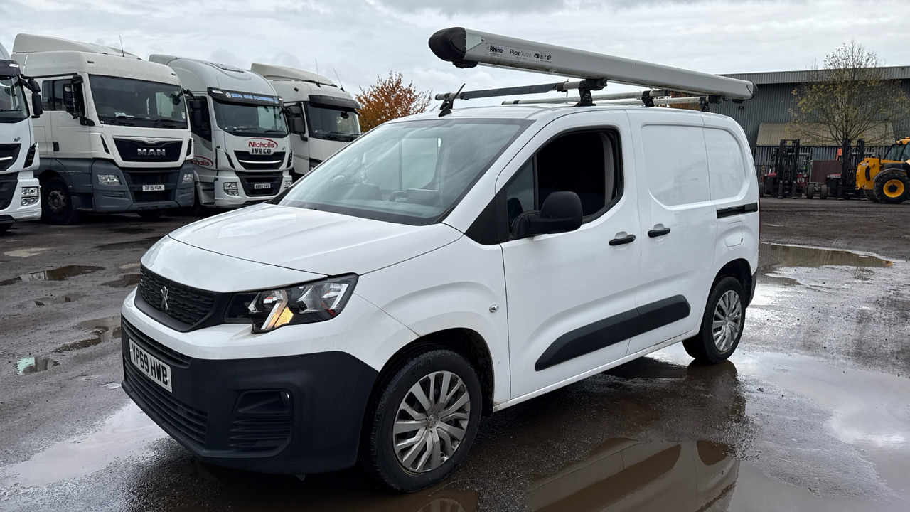 PEUGEOT PARTNER 1000 1.5 BlueHDi 100PS - Mazs furgons: foto 2 PEUGEOT PARTNER 1000 1.5 BlueHDi 100PS - Mazs furgons: foto 2