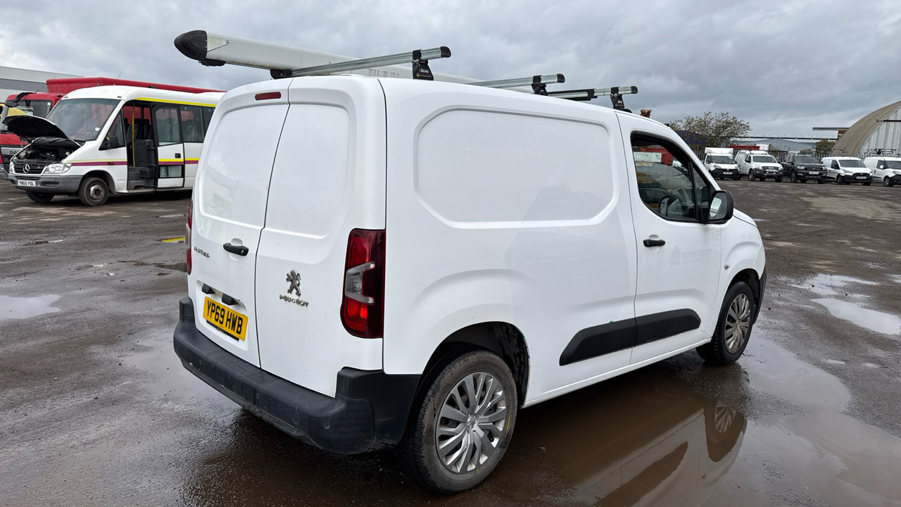 PEUGEOT PARTNER 1000 1.5 BlueHDi 100PS - Mazs furgons: foto 4 PEUGEOT PARTNER 1000 1.5 BlueHDi 100PS - Mazs furgons: foto 4