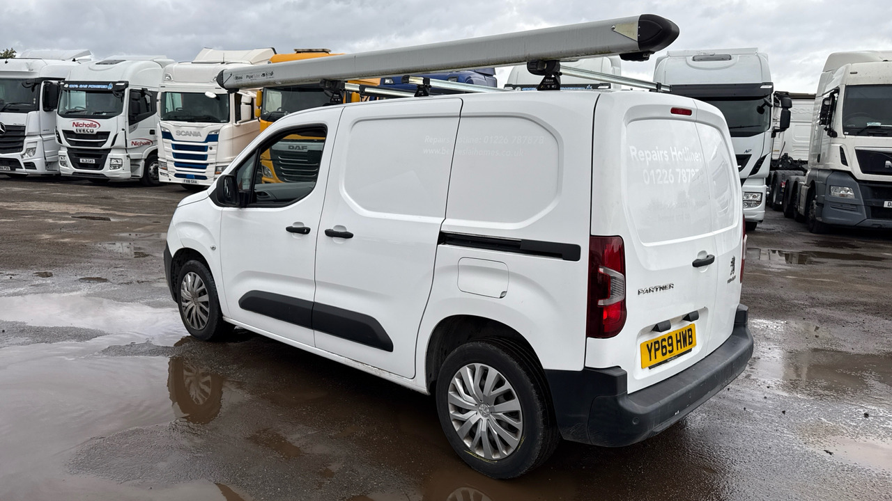 PEUGEOT PARTNER 1000 1.5 BlueHDi 100PS - Mazs furgons: foto 3 PEUGEOT PARTNER 1000 1.5 BlueHDi 100PS - Mazs furgons: foto 3