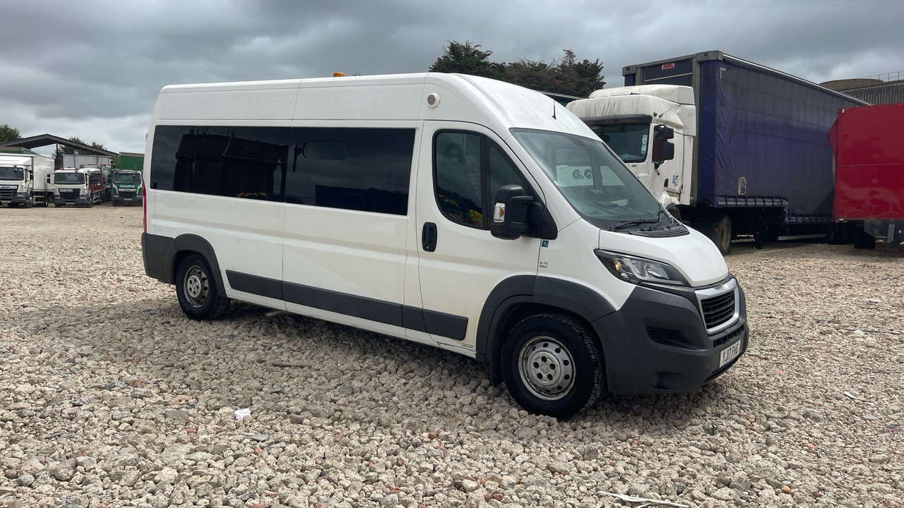 Peugeot Boxer 2.0 BLUE HDI 130PS - Ātrās palīdzības mašīna: foto 1 Peugeot Boxer 2.0 BLUE HDI 130PS - Ātrās palīdzības mašīna: foto 1