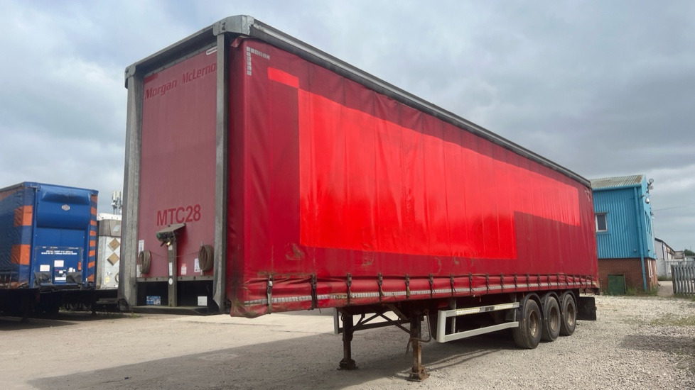 MONTRACON CURTAINSIDE - Piekabe: foto 3 MONTRACON CURTAINSIDE - Piekabe: foto 3