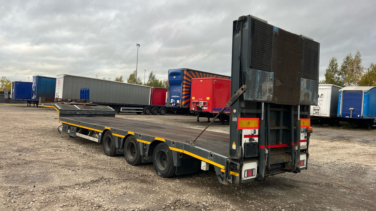 NOOTEBOOM MACHINE CARRIER STEPFRAME - Piekabe: foto 4 NOOTEBOOM MACHINE CARRIER STEPFRAME - Piekabe: foto 4