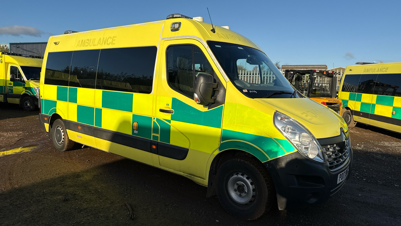 RENAULT MASTER 150.39 - Ātrās palīdzības mašīna: foto 1 RENAULT MASTER 150.39 - Ātrās palīdzības mašīna: foto 1