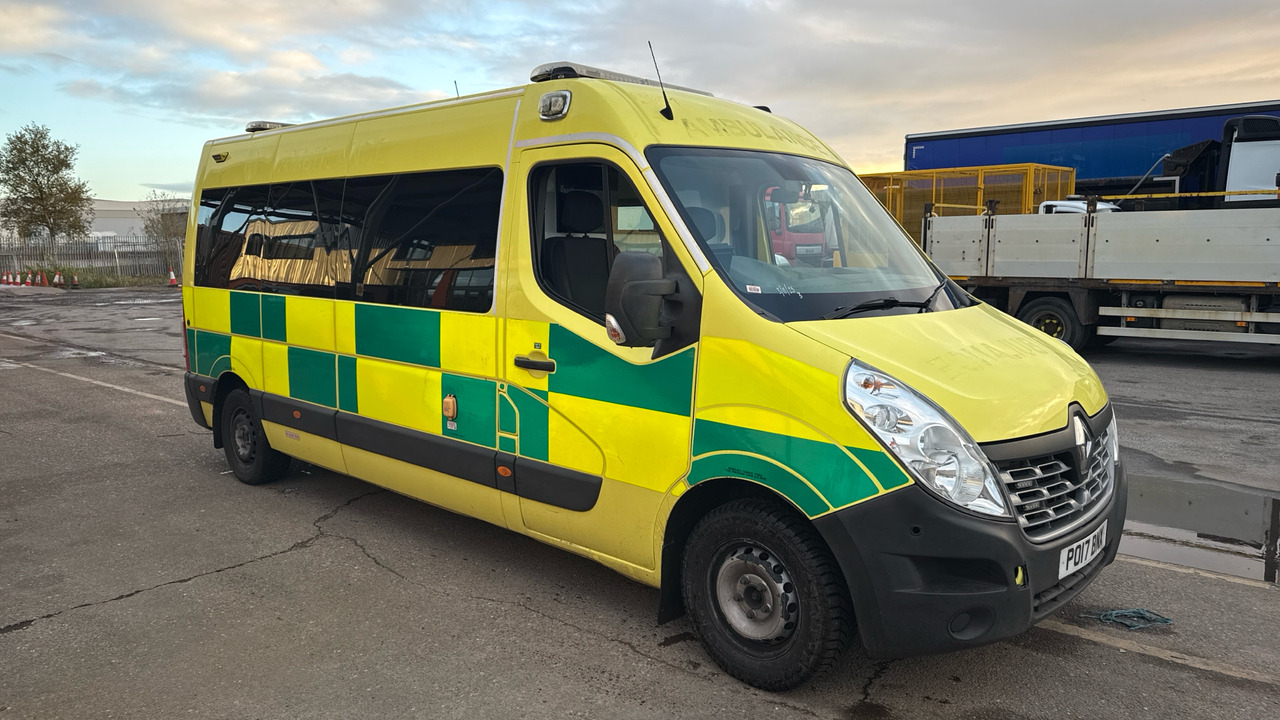 RENAULT MASTER 150.39 - Ātrās palīdzības mašīna: foto 1 RENAULT MASTER 150.39 - Ātrās palīdzības mašīna: foto 1