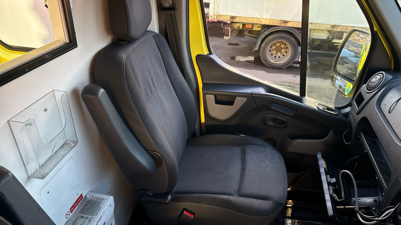 Ātrās palīdzības mašīna RENAULT MASTER 150.39: foto 8