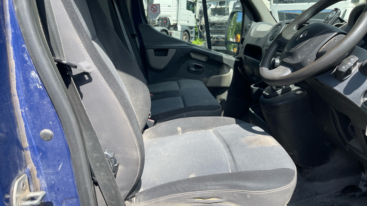 Renault Master LL35 Business 2.3 dCi 125PS - Automašīna ar kravas platformu: foto 5 Renault Master LL35 Business 2.3 dCi 125PS - Automašīna ar kravas platformu: foto 5