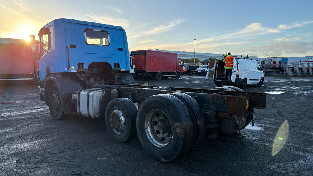 SCANIA P 380 - Šasija kravas automašīna: foto 3 SCANIA P 380 - Šasija kravas automašīna: foto 3