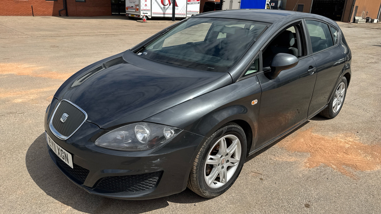SEAT LEON 1.6 TDI CR - Hečbeks: foto 2 SEAT LEON 1.6 TDI CR - Hečbeks: foto 2