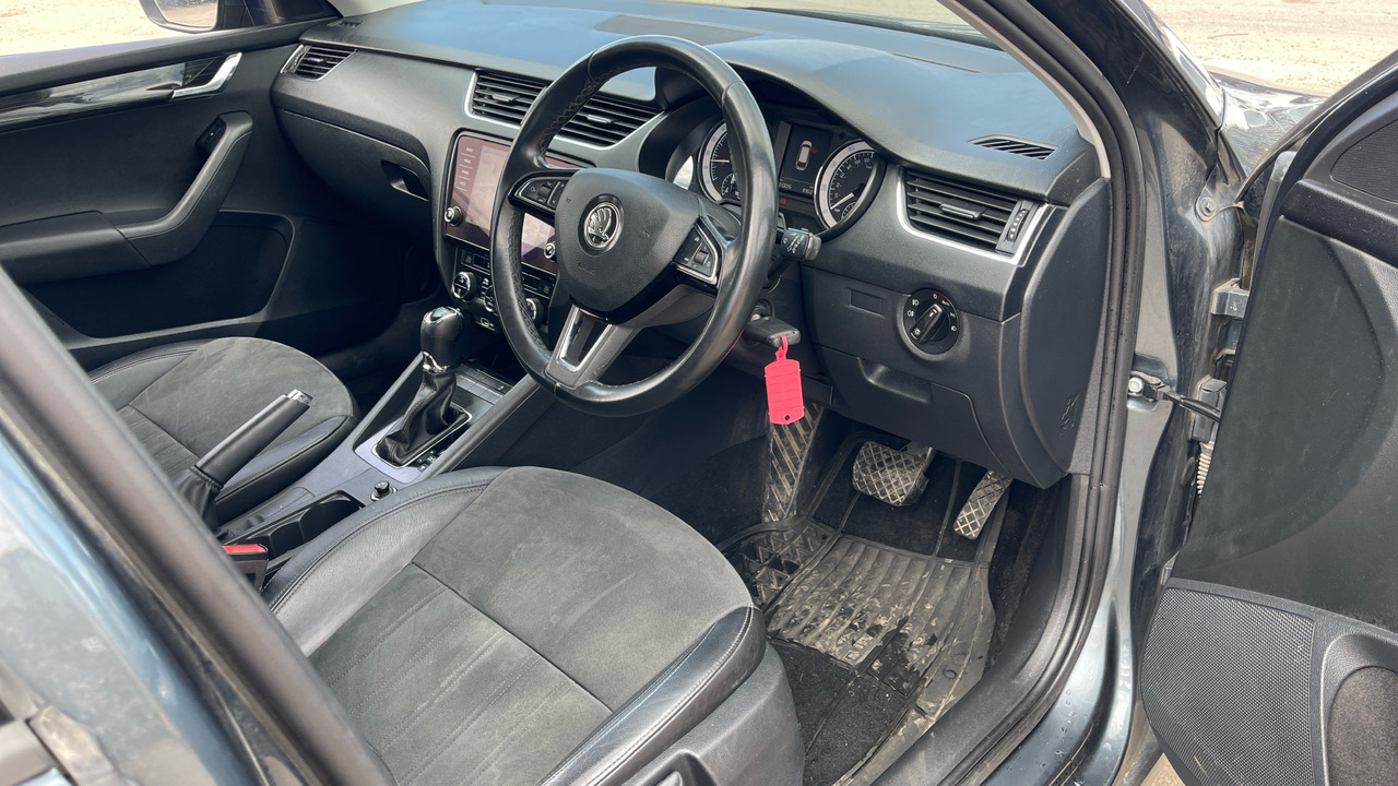 SKODA OCTAVIA 2.0 TDI SE - Universālis: foto 5 SKODA OCTAVIA 2.0 TDI SE - Universālis: foto 5