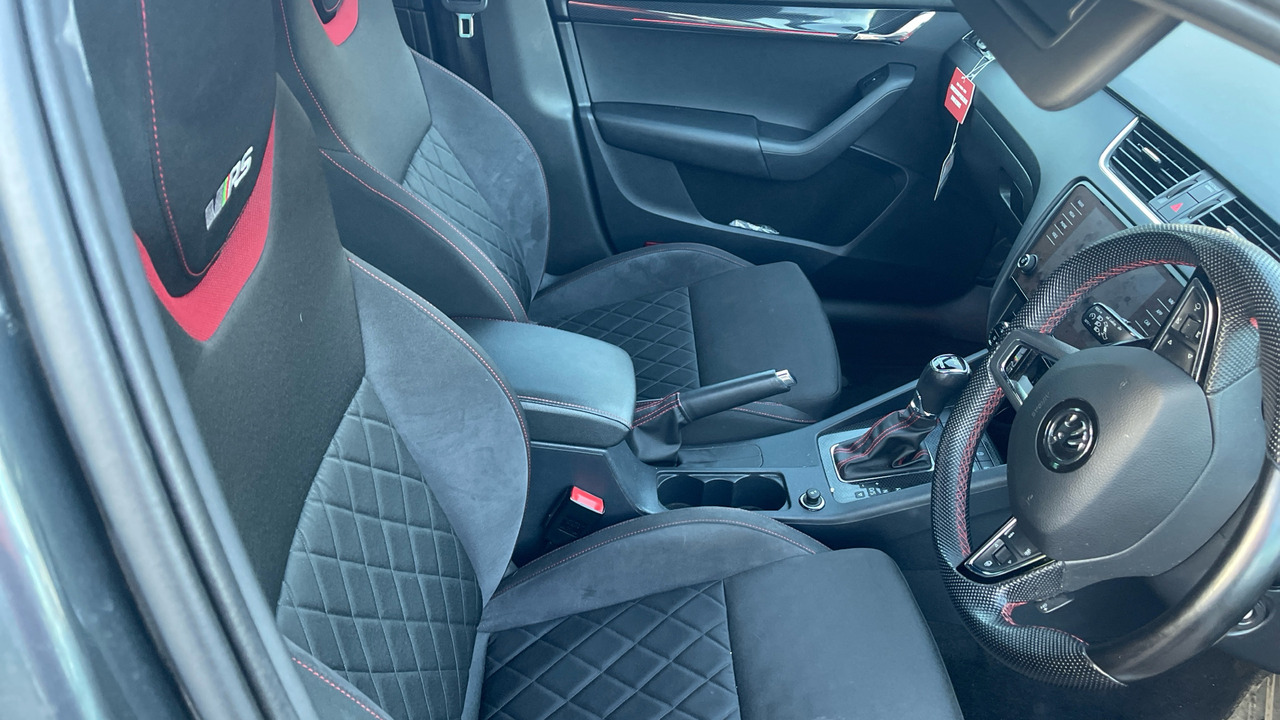 SKODA OCTAVIA 2.0 TSI 245PS VRS - Universālis: foto 5 SKODA OCTAVIA 2.0 TSI 245PS VRS - Universālis: foto 5