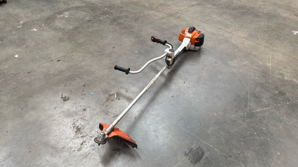 STIHL FS490C STRIMMER - Celtniecības maisītājs: foto 2 STIHL FS490C STRIMMER - Celtniecības maisītājs: foto 2
