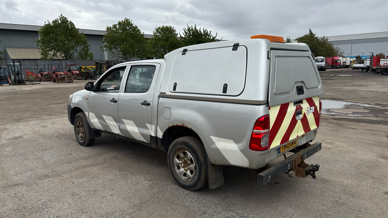 Toyota Hilux D-4D 2.5 144PS - Pikaps, Kravas-pasažieru furgons: foto 3 Toyota Hilux D-4D 2.5 144PS - Pikaps, Kravas-pasažieru furgons: foto 3