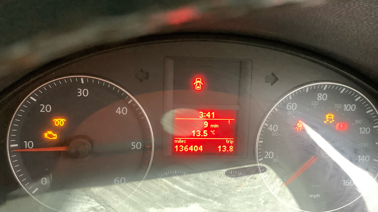 Hečbeks VOLKSWAGEN GOLF GT 2.0 TDI 140PS: foto 9