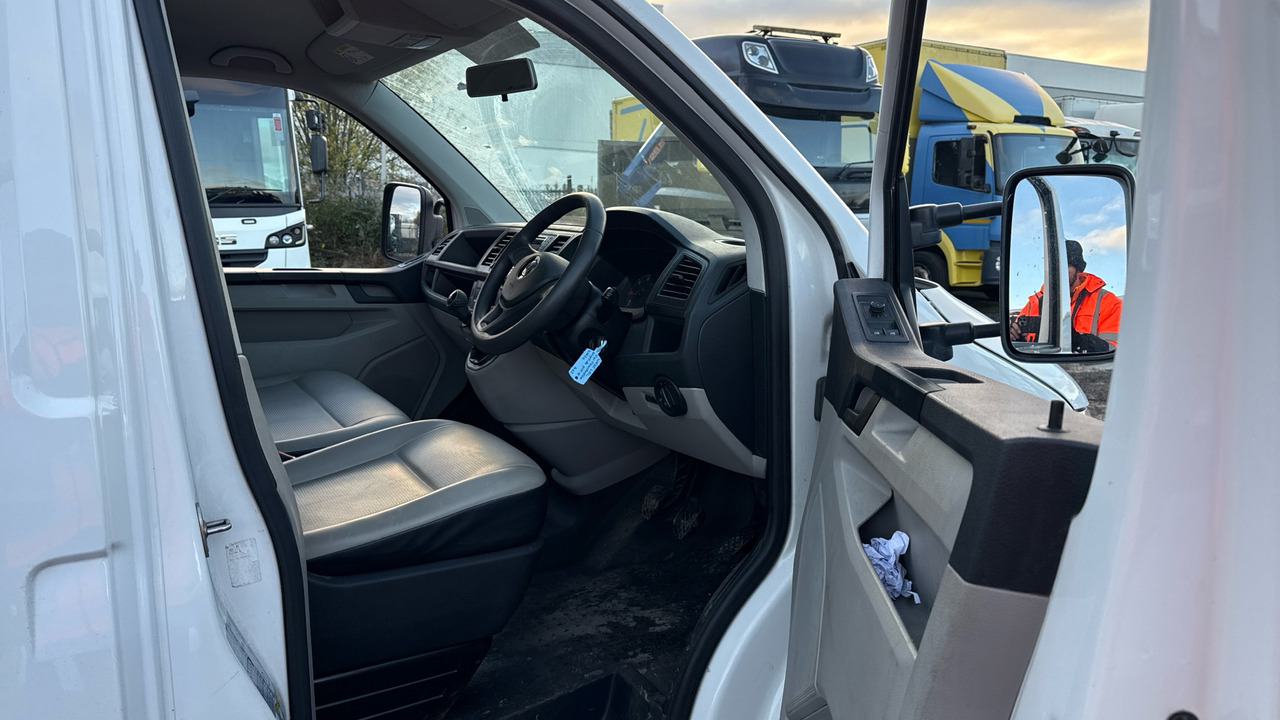 VOLKSWAGEN TRANSPORTER T30 2.0 TDI BMT 140PS - Automašīna ar kravas platformu: foto 5 VOLKSWAGEN TRANSPORTER T30 2.0 TDI BMT 140PS - Automašīna ar kravas platformu: foto 5