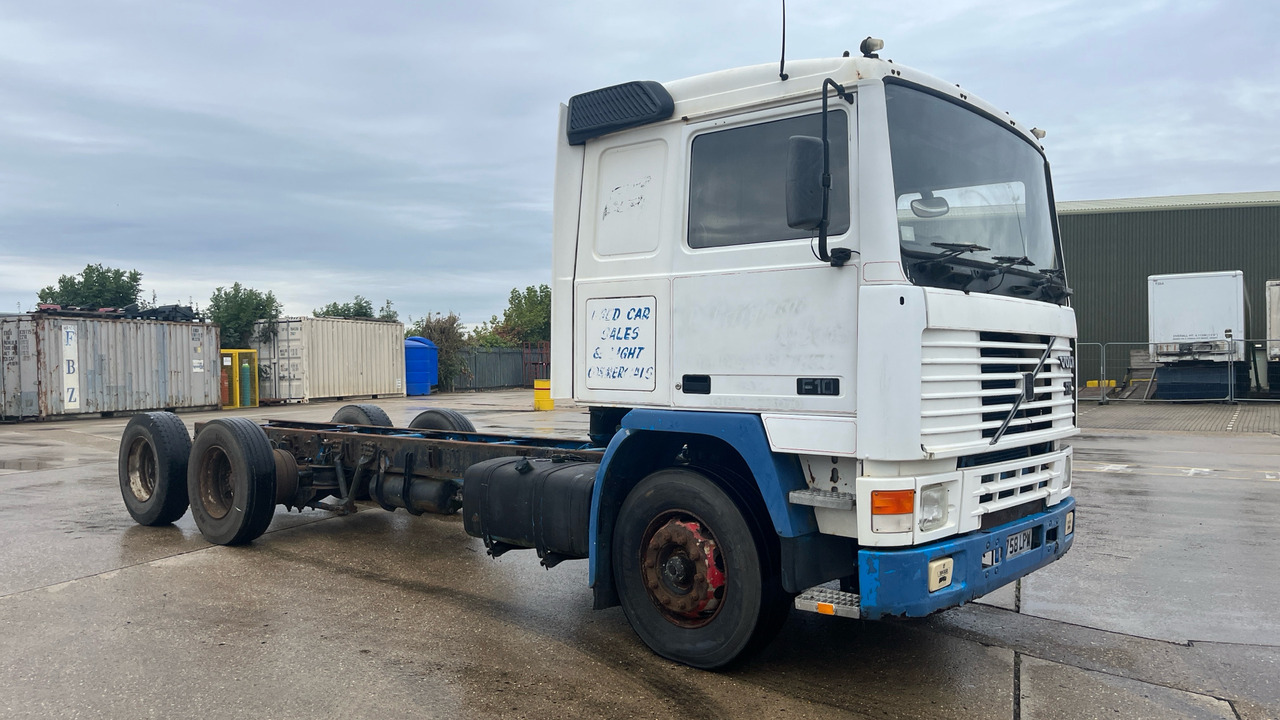 VOLVO F10 - Šasija kravas automašīna: foto 1 VOLVO F10 - Šasija kravas automašīna: foto 1