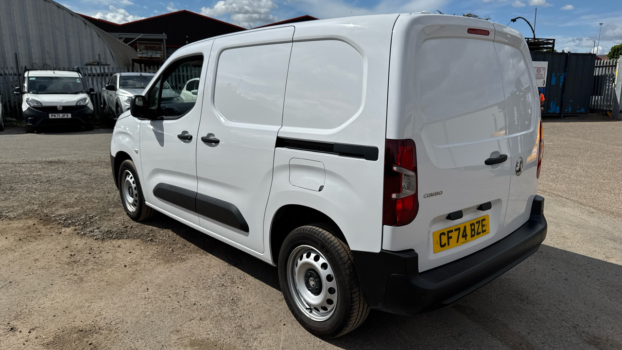 Vauxhall Combo 1.5 TURBO D 100PS PRIME - Mazs furgons: foto 3 Vauxhall Combo 1.5 TURBO D 100PS PRIME - Mazs furgons: foto 3