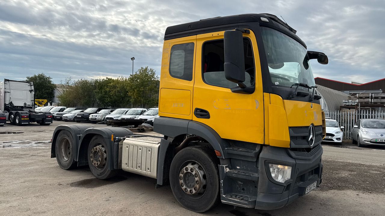 MERCEDES-BENZ ACTROS - Vilcējs: foto 1 MERCEDES-BENZ ACTROS - Vilcējs: foto 1