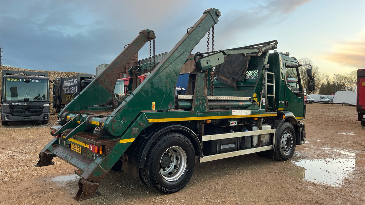 Volvo FL 250 - Būvgružu konteineru vedējs: foto 4 Volvo FL 250 - Būvgružu konteineru vedējs: foto 4