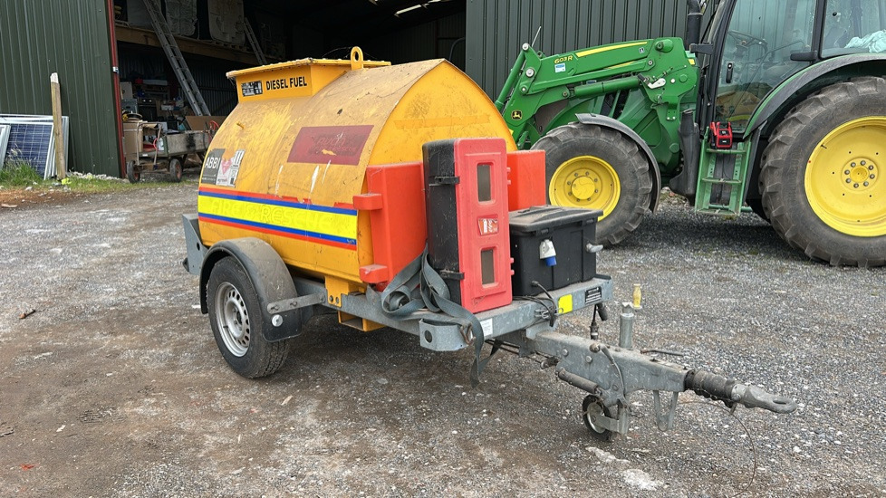 WESTERN FUEL BOWSER 210 - Celtniecības maisītājs: foto 1 WESTERN FUEL BOWSER 210 - Celtniecības maisītājs: foto 1