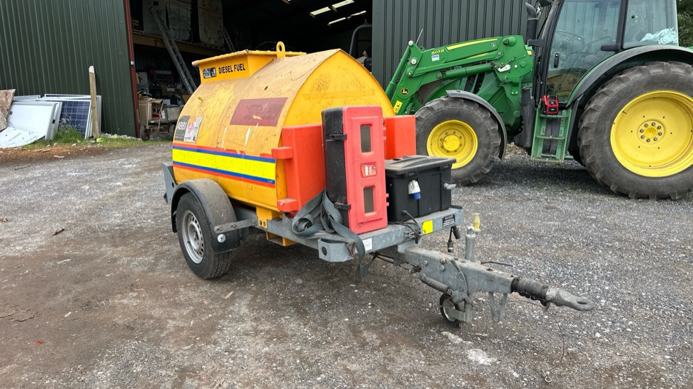 WESTERN FUEL BOWSER 210 - Celtniecības maisītājs: foto 5 WESTERN FUEL BOWSER 210 - Celtniecības maisītājs: foto 5
