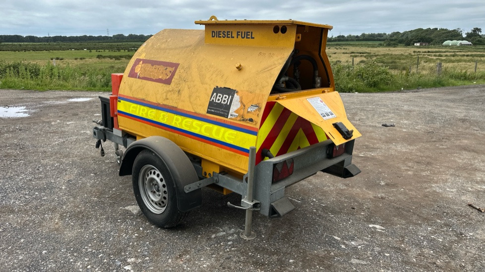 WESTERN FUEL BOWSER 210 - Celtniecības maisītājs: foto 2 WESTERN FUEL BOWSER 210 - Celtniecības maisītājs: foto 2