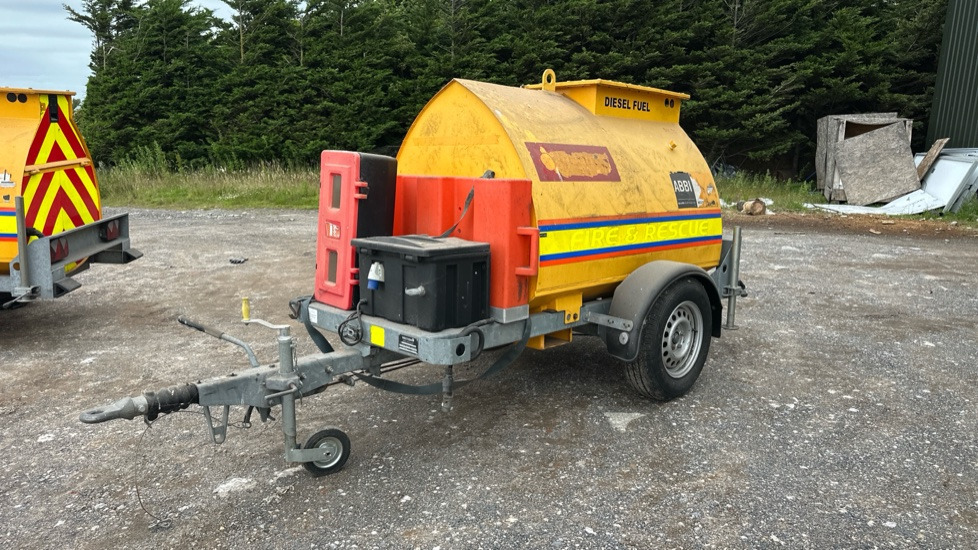 WESTERN FUEL BOWSER 210 - Celtniecības maisītājs: foto 4 WESTERN FUEL BOWSER 210 - Celtniecības maisītājs: foto 4