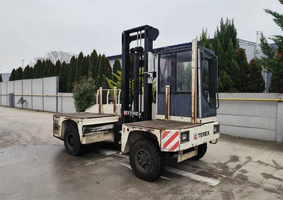 Terex SF50U - Sānu autokrāvējs: foto 2 Terex SF50U - Sānu autokrāvējs: foto 2