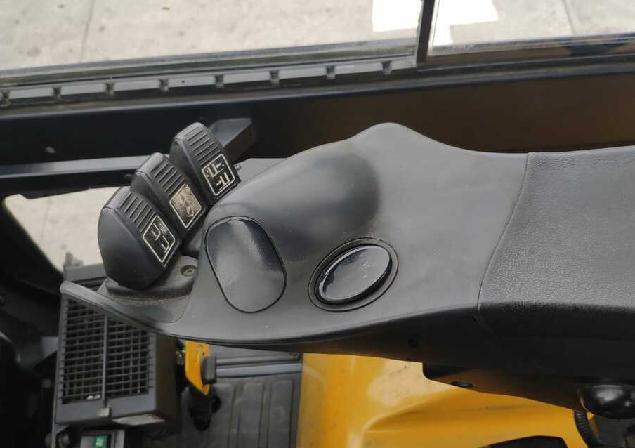 Yale GLP35VX - Gāzes iekrāvējs: foto 5 Yale GLP35VX - Gāzes iekrāvējs: foto 5