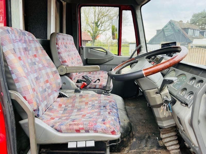 Kamper 2w1 Koniwoz IVECO CARGO - Zirgu kravas automašīna: foto 4 Kamper 2w1 Koniwoz IVECO CARGO - Zirgu kravas automašīna: foto 4