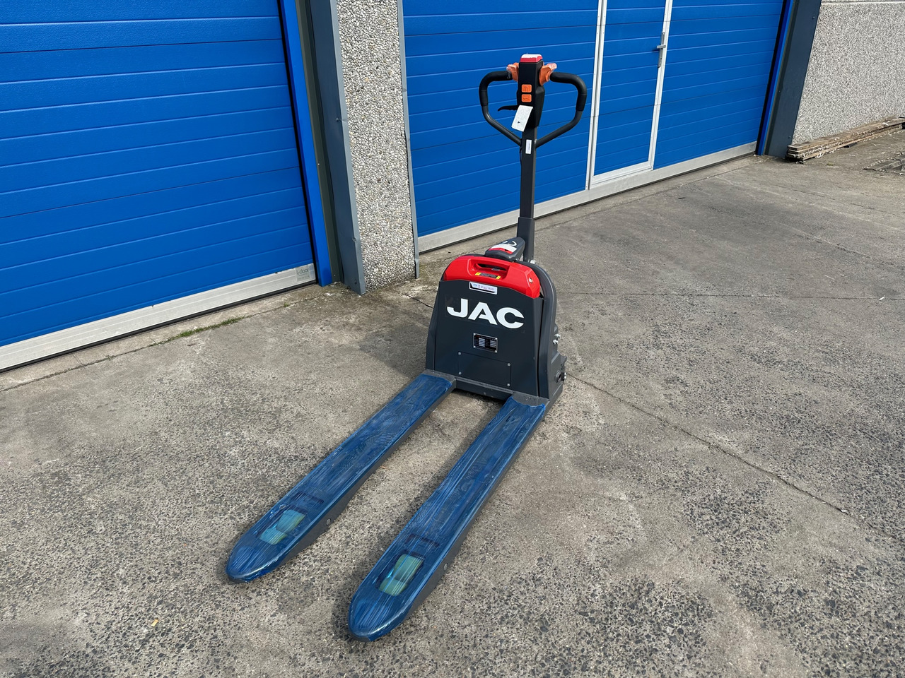 JAC CBD15 - Rokas palešu ratiņi: foto 2 JAC CBD15 - Rokas palešu ratiņi: foto 2