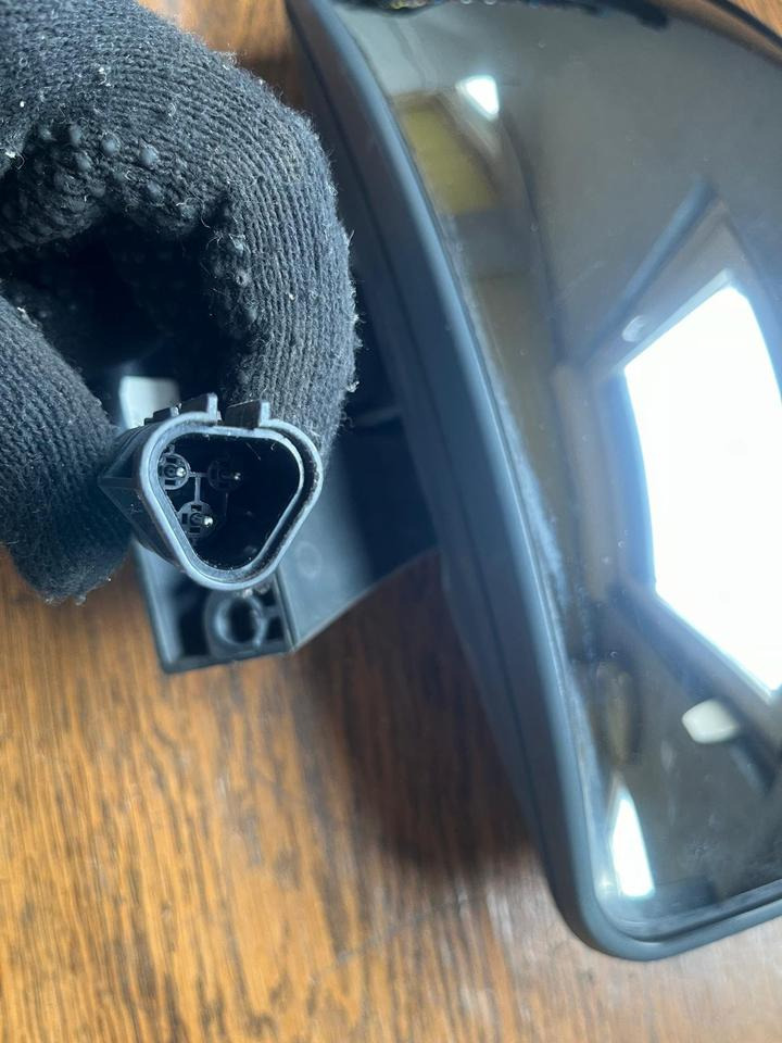 MAN Außenspiegel, Rampenspiegel elektrisch 81637306574 - Atpakaļskata spogulis - Kravas automašīna: foto 3 MAN Außenspiegel, Rampenspiegel elektrisch 81637306574 - Atpakaļskata spogulis - Kravas automašīna: foto 3