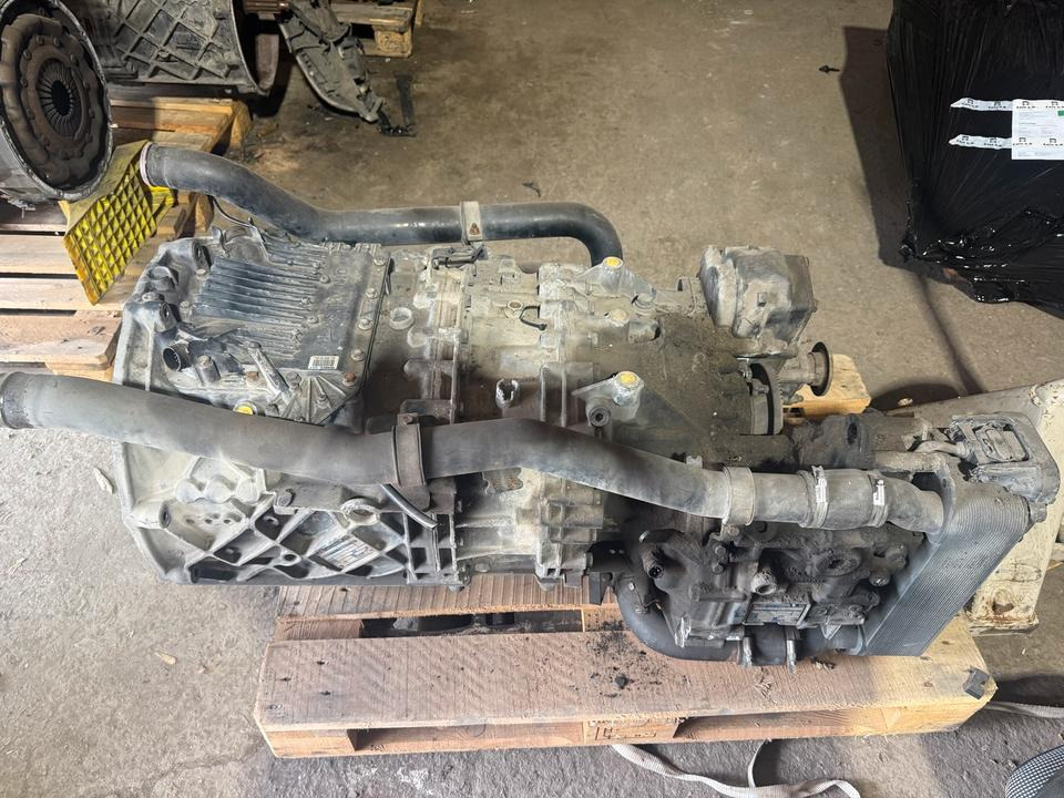 MAN Getriebe ZF ASTRONIC 12 AS 2131 TD + INTARDER 3 Nebenantrieb - Pārnesumkārba - Kravas automašīna: foto 2 MAN Getriebe ZF ASTRONIC 12 AS 2131 TD + INTARDER 3 Nebenantrieb - Pārnesumkārba - Kravas automašīna: foto 2