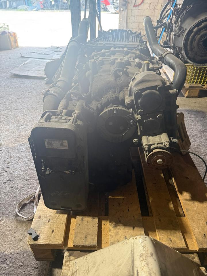 MAN Getriebe ZF ASTRONIC 12 AS 2131 TD + INTARDER 3 Nebenantrieb - Pārnesumkārba - Kravas automašīna: foto 5 MAN Getriebe ZF ASTRONIC 12 AS 2131 TD + INTARDER 3 Nebenantrieb - Pārnesumkārba - Kravas automašīna: foto 5