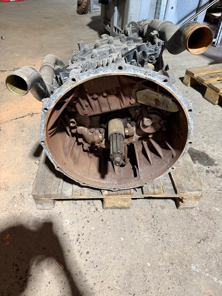 MAN Getriebe ZF ASTRONIC 12 AS 2331 TD Intarder3 ohneSteuergerät - Pārnesumkārba - Kravas automašīna: foto 1 MAN Getriebe ZF ASTRONIC 12 AS 2331 TD Intarder3 ohneSteuergerät - Pārnesumkārba - Kravas automašīna: foto 1