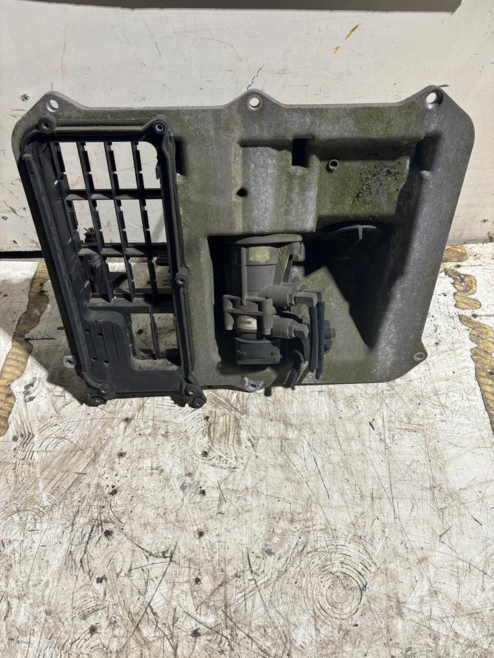 MAN KNRORR-BREMSE Fußbremsventil 81.52130-6275 - Pedālis - Kravas automašīna: foto 2 MAN KNRORR-BREMSE Fußbremsventil 81.52130-6275 - Pedālis - Kravas automašīna: foto 2