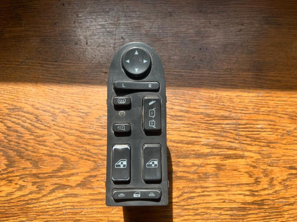 MAN Schalterleiste Fensterheber Schalter 81258067074 - Logs un rezerves daļas - Kravas automašīna: foto 1 MAN Schalterleiste Fensterheber Schalter 81258067074 - Logs un rezerves daļas - Kravas automašīna: foto 1