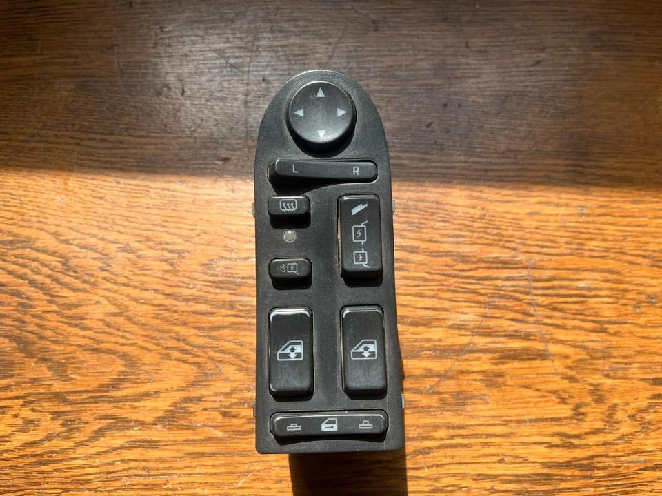 MAN Schalterleiste Fensterheber Schalter 81258067098 - Logs un rezerves daļas - Kravas automašīna: foto 1 MAN Schalterleiste Fensterheber Schalter 81258067098 - Logs un rezerves daļas - Kravas automašīna: foto 1