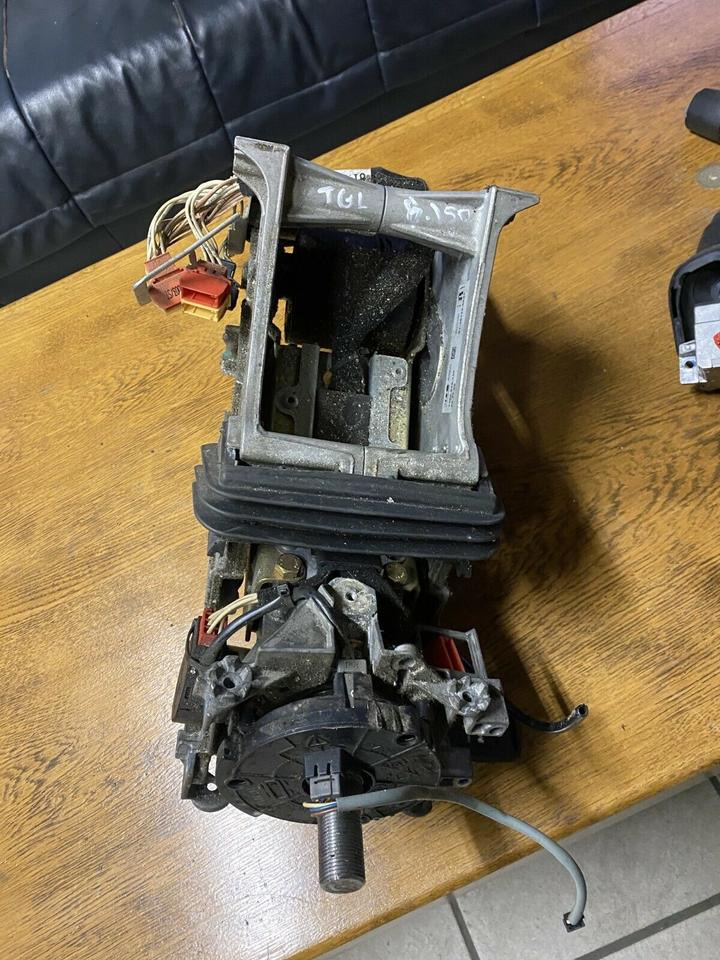 MAN TGL Lenksäule Lenkung mit Zündschloss & Schlüssel - Stūres statnis - Kravas automašīna: foto 2 MAN TGL Lenksäule Lenkung mit Zündschloss & Schlüssel - Stūres statnis - Kravas automašīna: foto 2